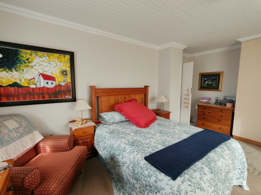 4 Bedroom Property for Sale in Herolds Bay Western Cape